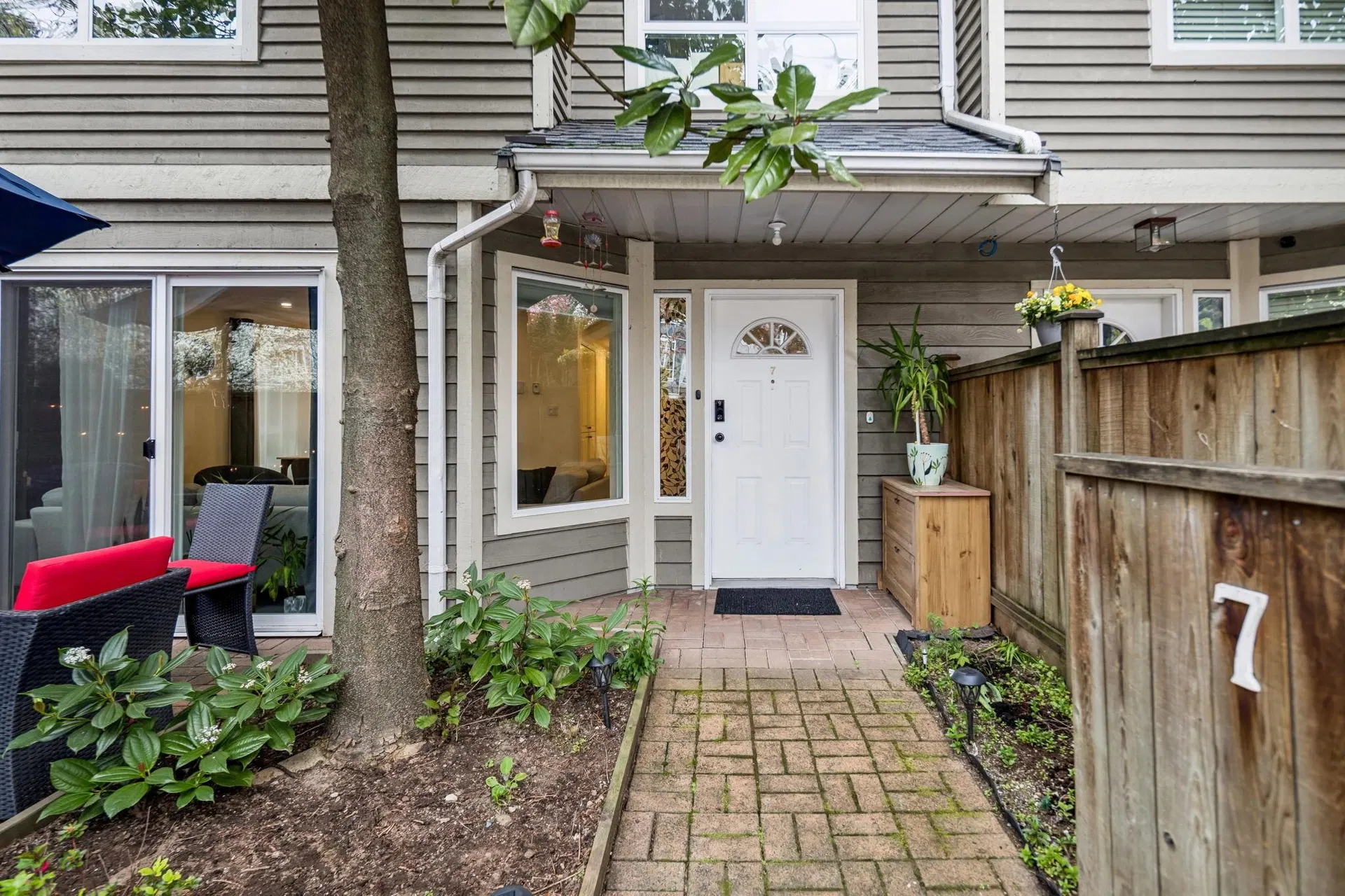 Photo 5 of 30 at #7 – 848 W 16th Street