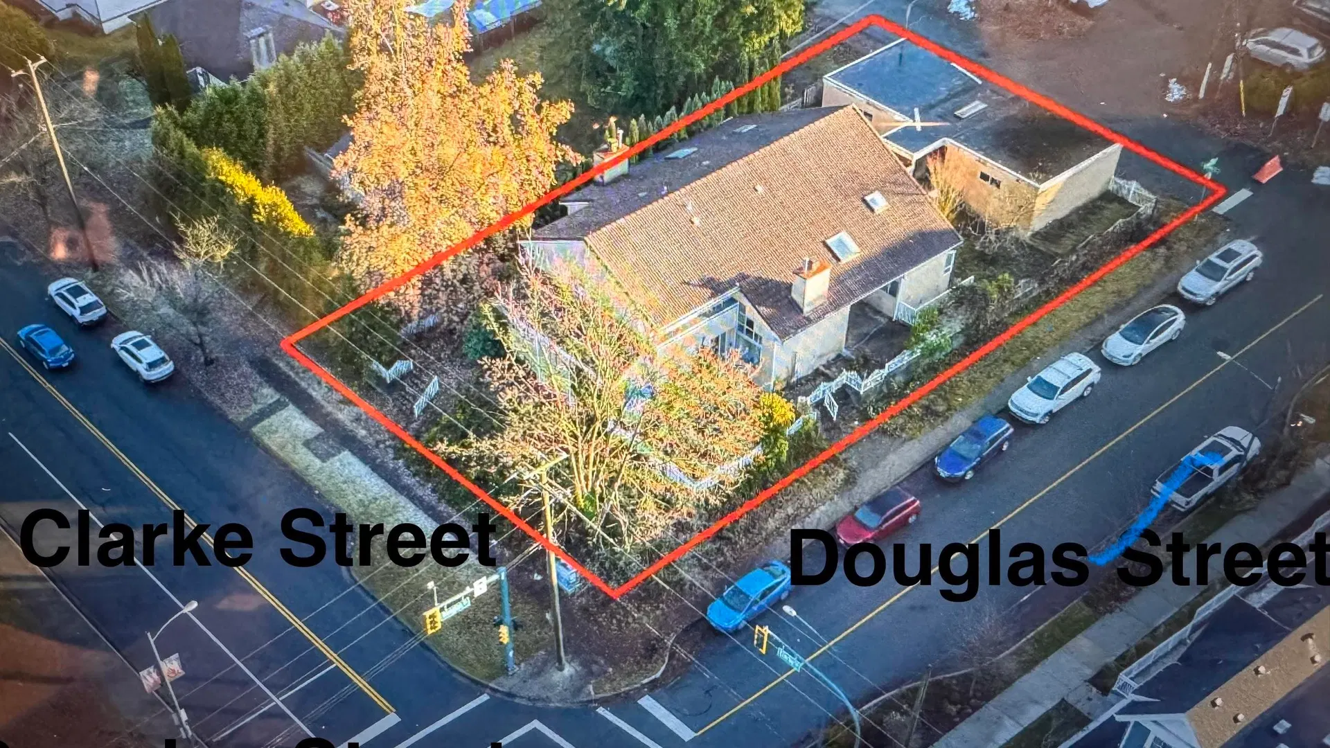 Photo 1 of 1 at 84 Douglas Street