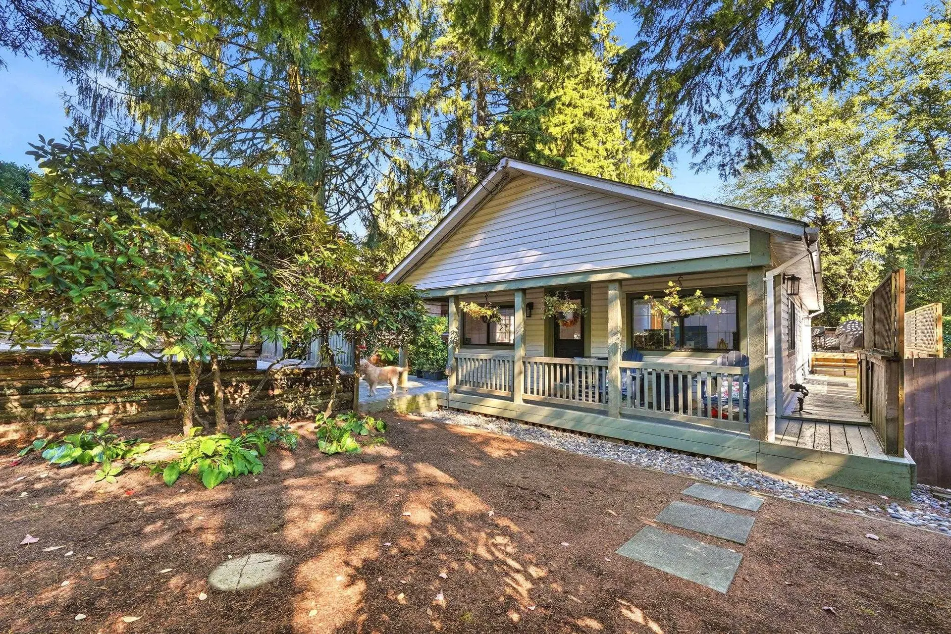 Photo 3 of 40 at 1720 Deep Cove Road