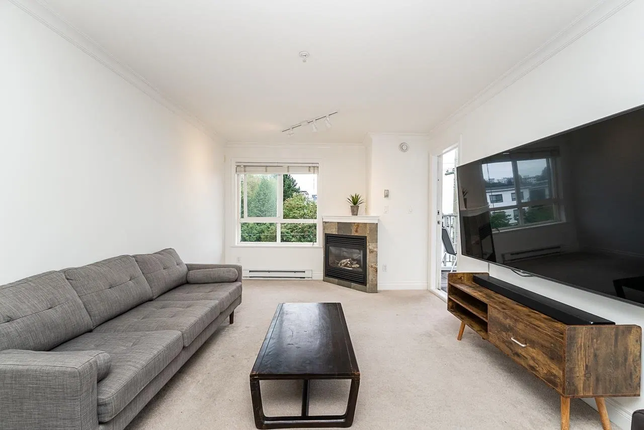 Photo 5 of 30 at #302 – 128 W 21st Street