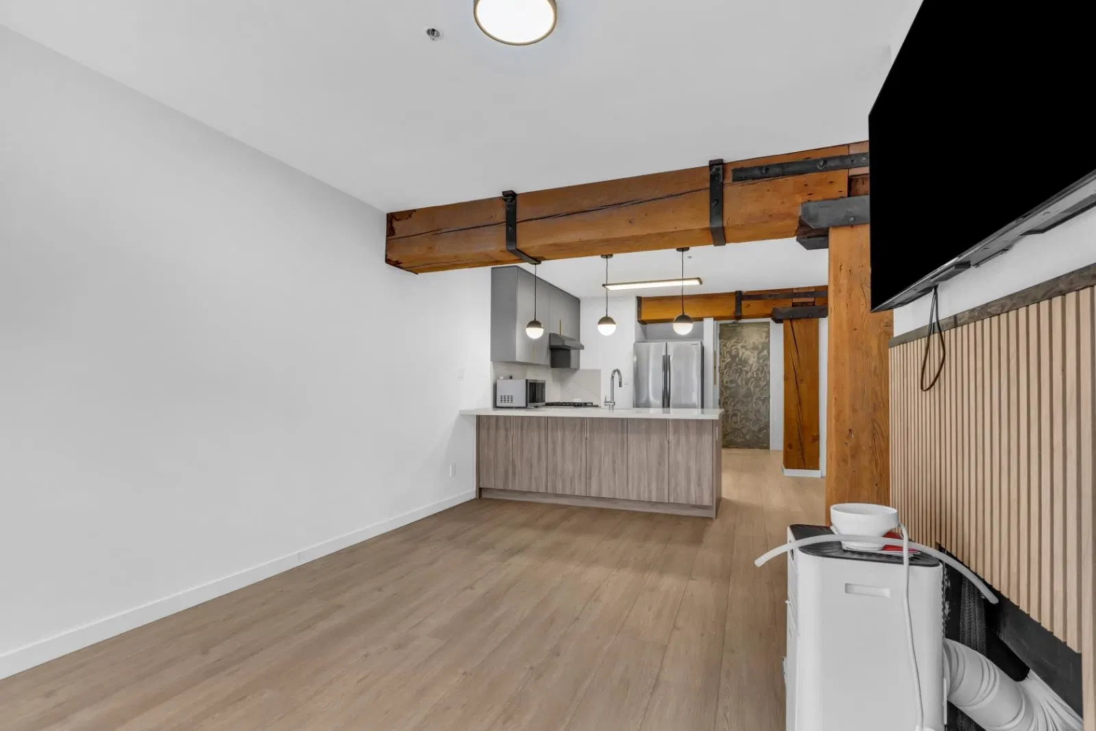 Photo 2 of 14 at #402 – 1178 Hamilton Street