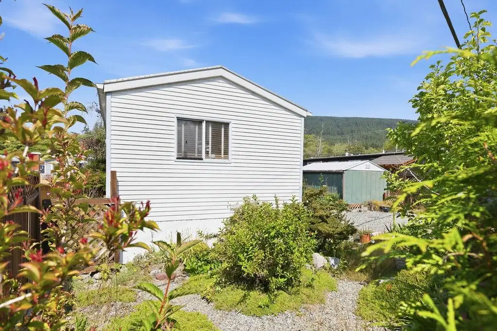 #7 – 1413 Sunshine Coast Highway