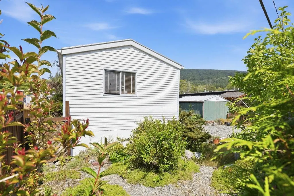 Photo 1 of 22 at #7 – 1413 Sunshine Coast Highway