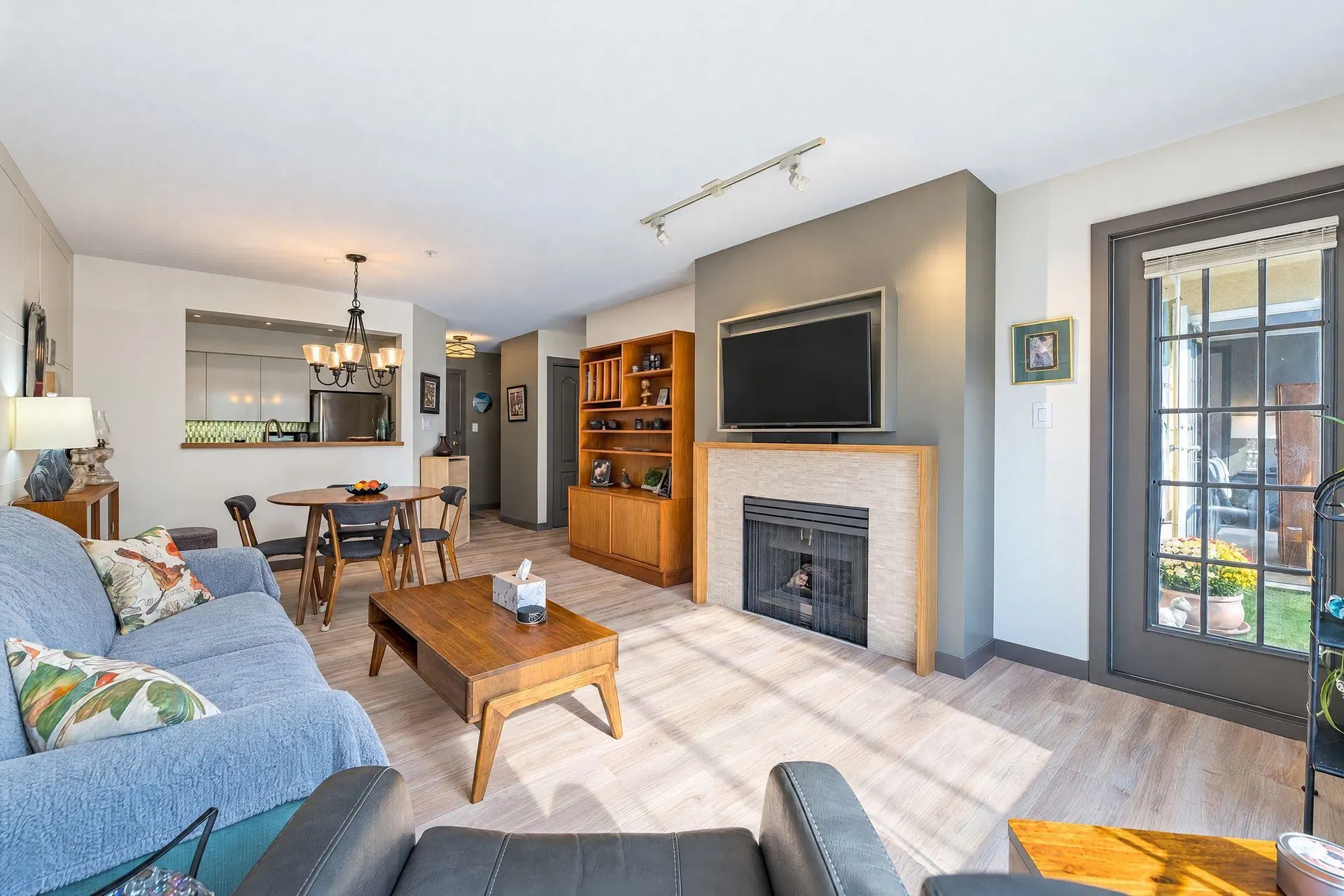 Photo 4 of 28 at #202 – 1009 Howay Street