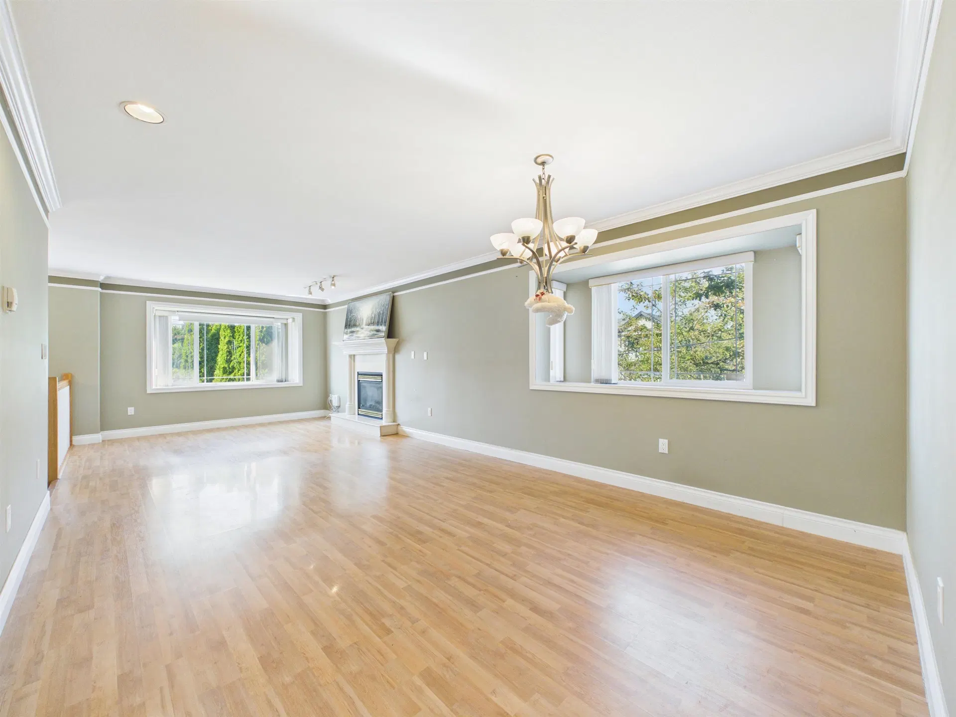 Photo 5 of 33 at 7698 14th Avenue