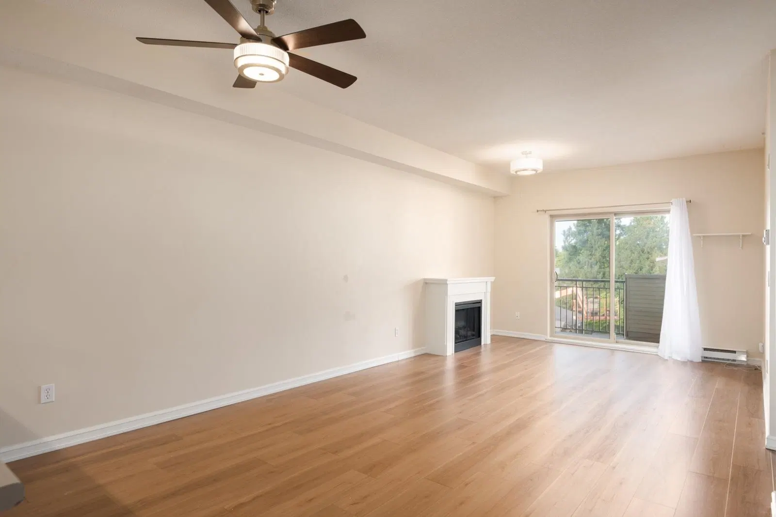 Photo 2 of 17 at #411 – 10088 148 Street