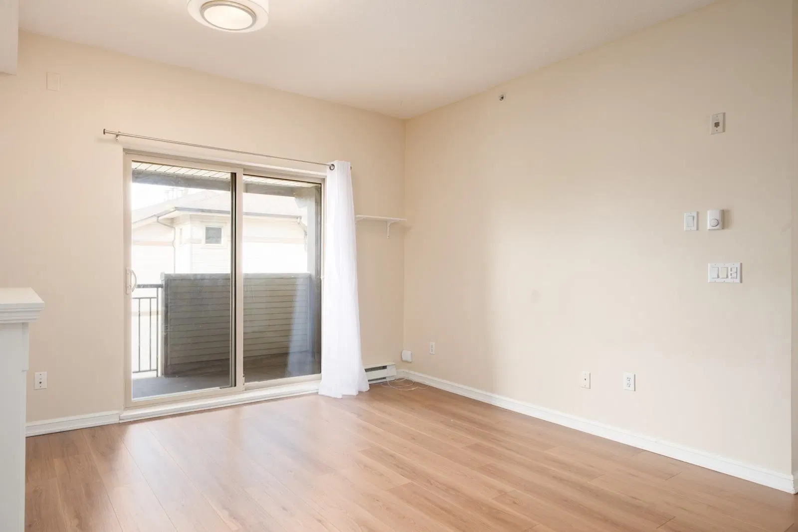 Photo 3 of 17 at #411 – 10088 148 Street