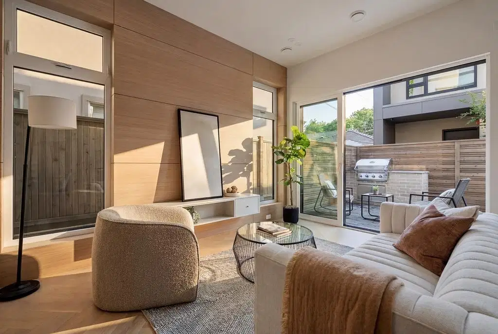 #2 – 364 23rd Avenue