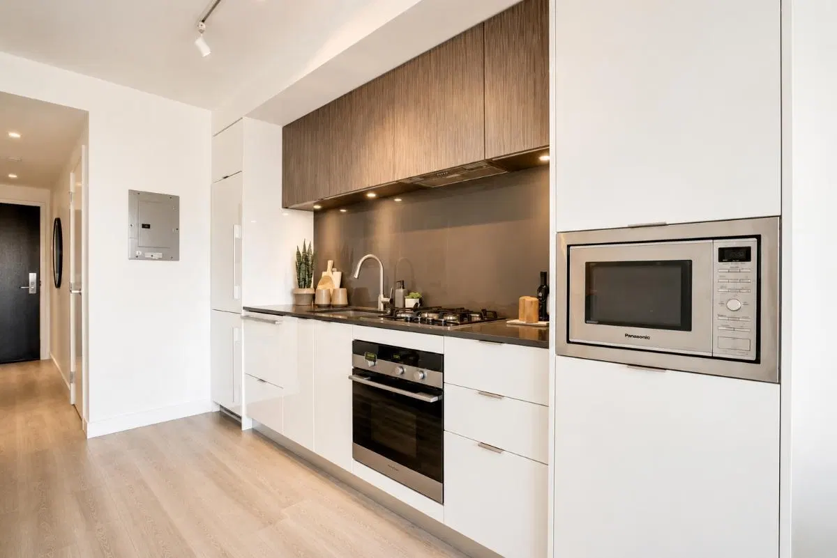 Photo 3 of 22 at #404 – 209 E 7th Avenue