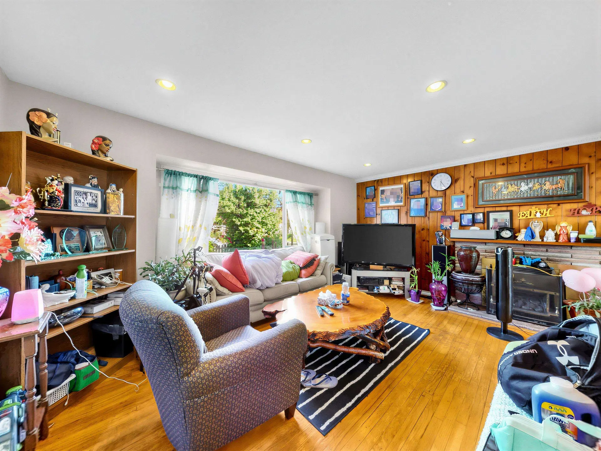 Photo 2 of 35 at 5033 Killarney Street