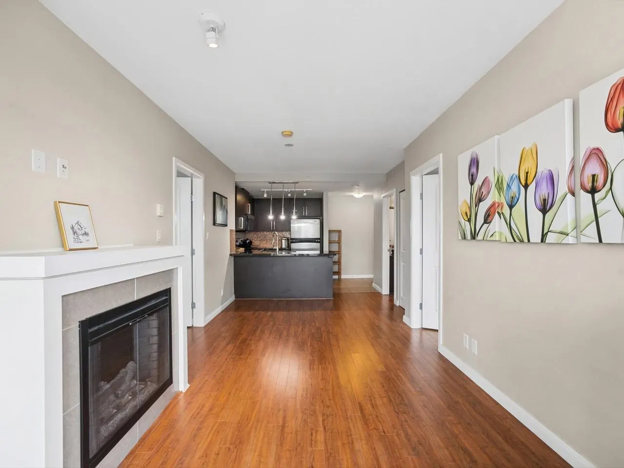 Photo 4 of 20 at #1205 – 888 Carnarvon Street