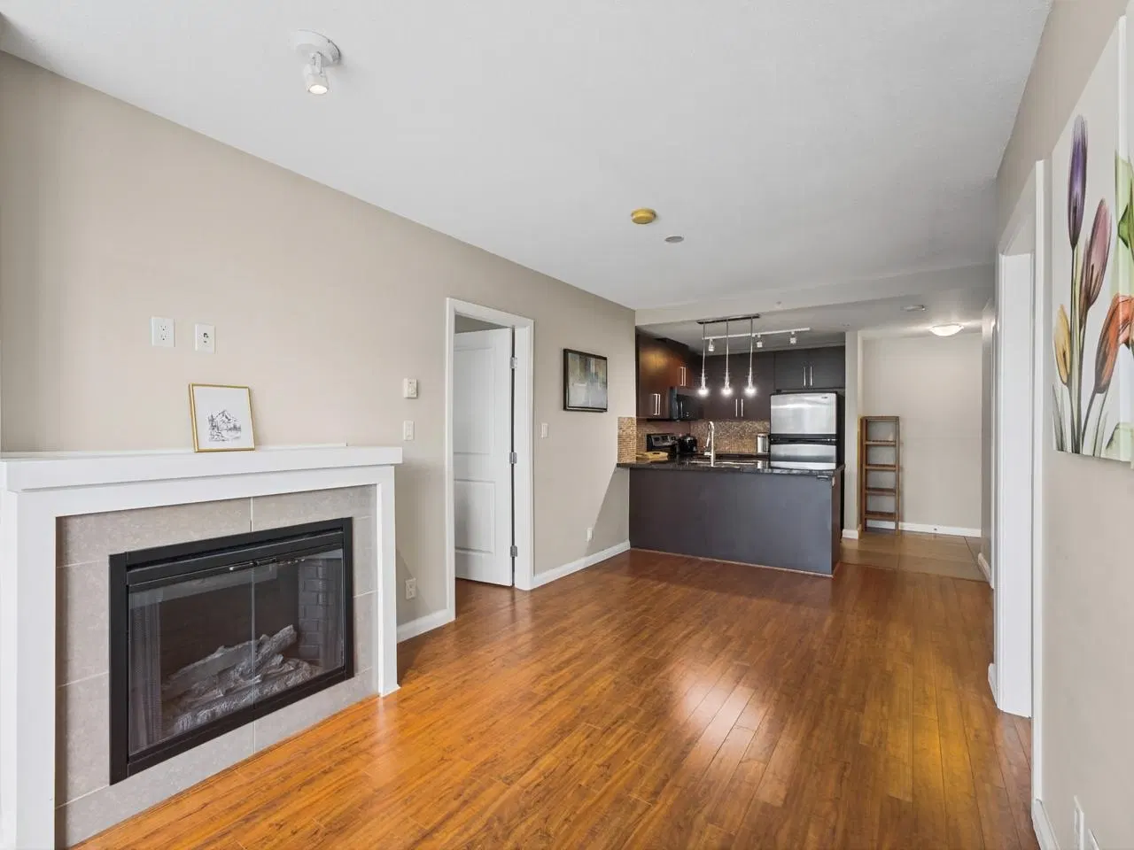 Photo 5 of 20 at #1205 – 888 Carnarvon Street