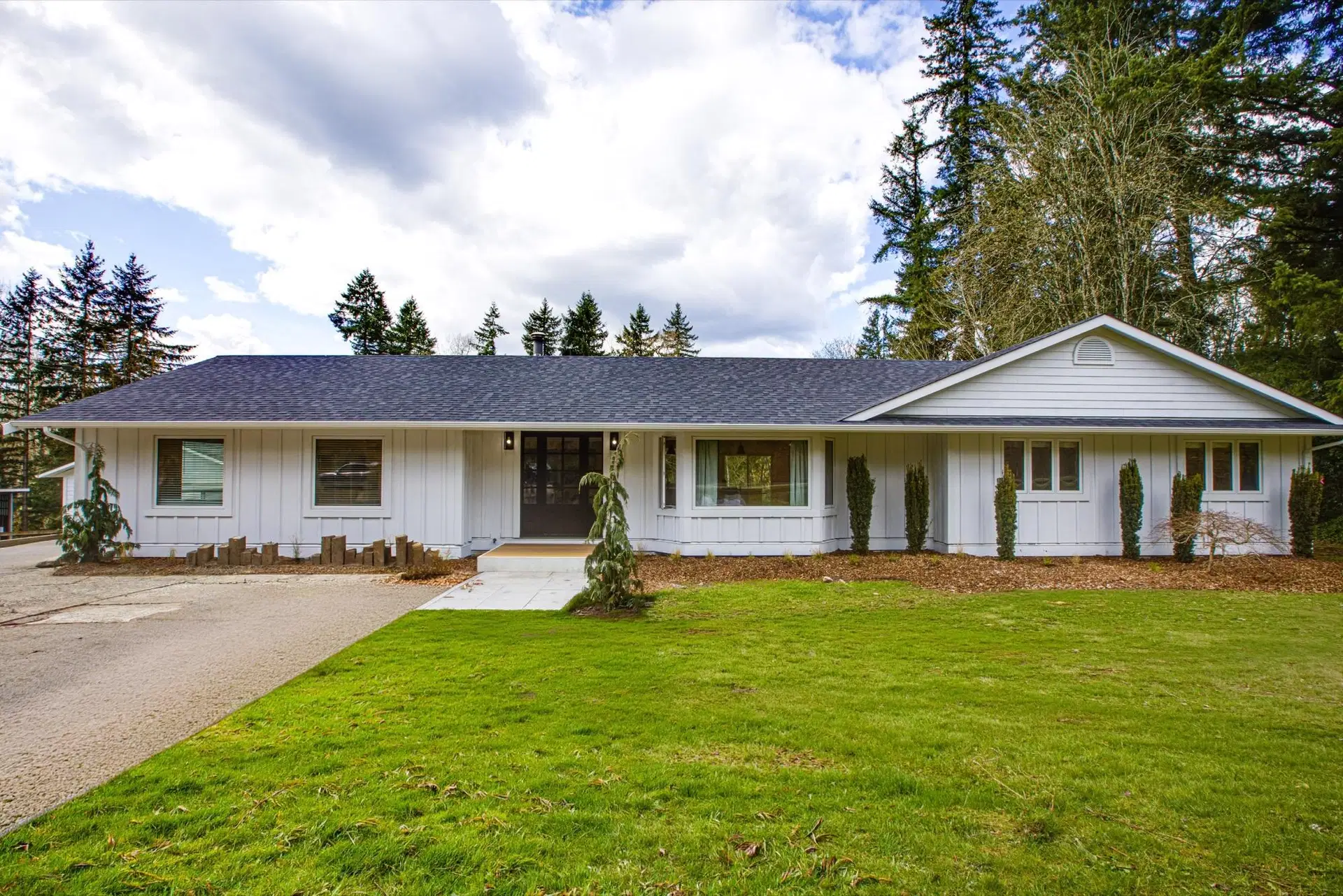 7025 Hesslea Crescent