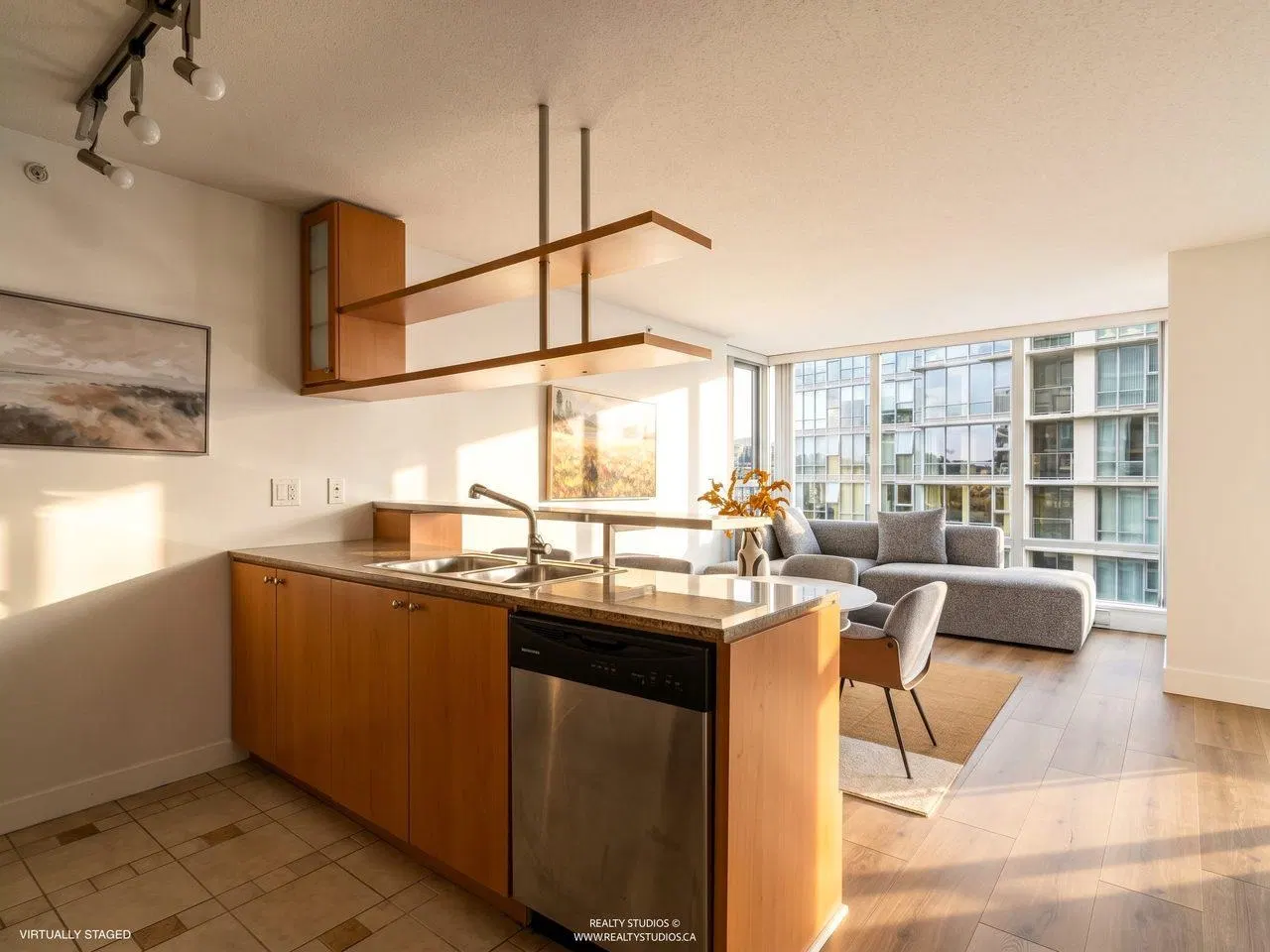 Photo 3 of 35 at #2208 – 1495 Richards Street