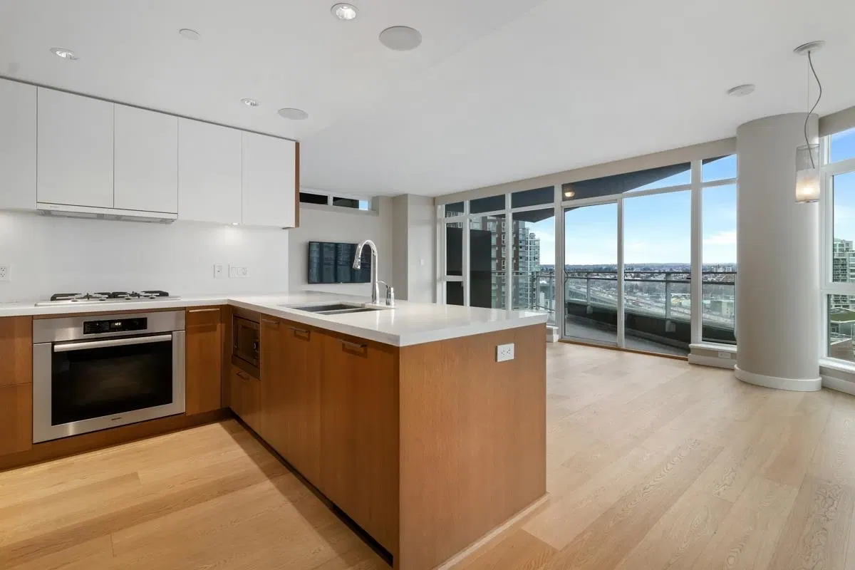 Photo 1 of 28 at #1801 – 1372 Seymour Street