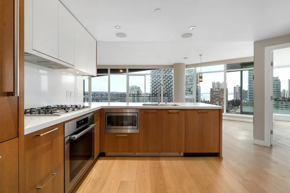 Photo 3 of 28 at #1801 – 1372 Seymour Street