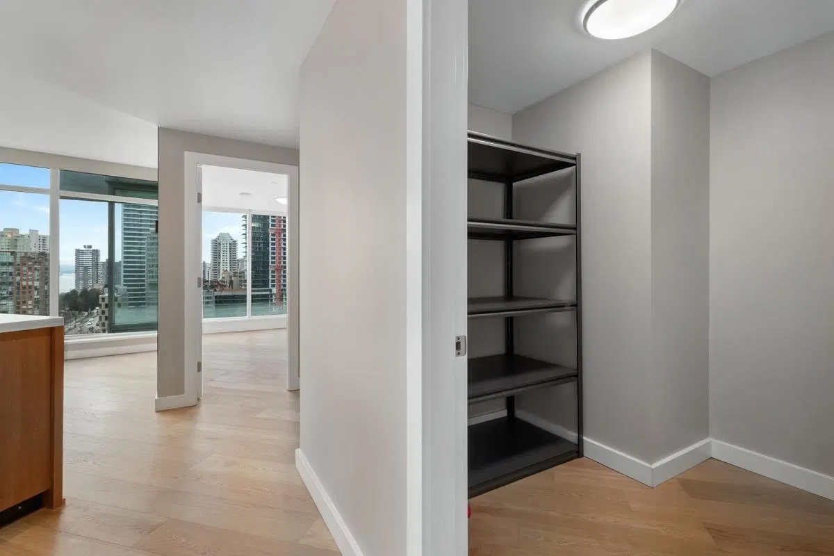 Photo 4 of 28 at #1801 – 1372 Seymour Street
