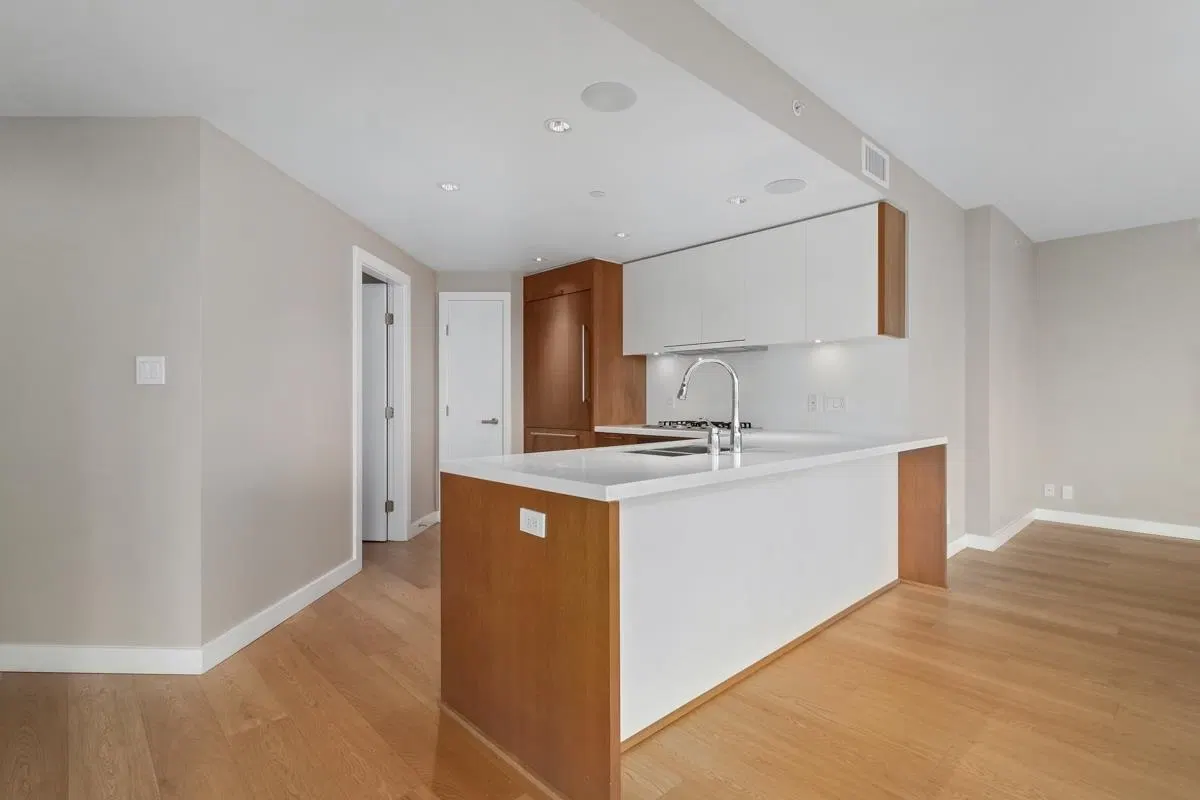 Photo 5 of 28 at #1801 – 1372 Seymour Street
