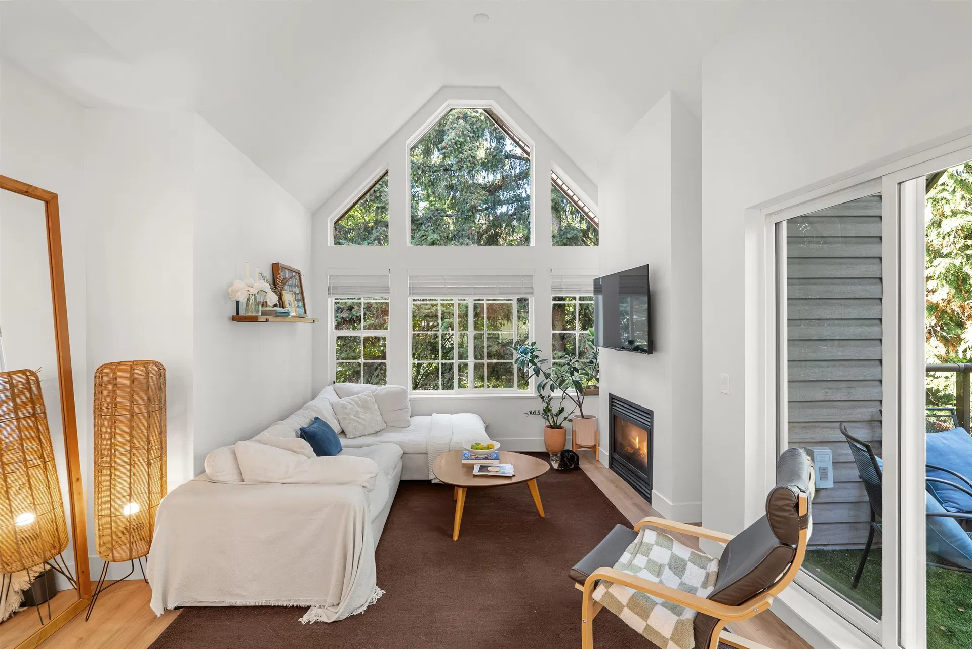 Photo 4 of 28 at #309 – 4745 54a Street