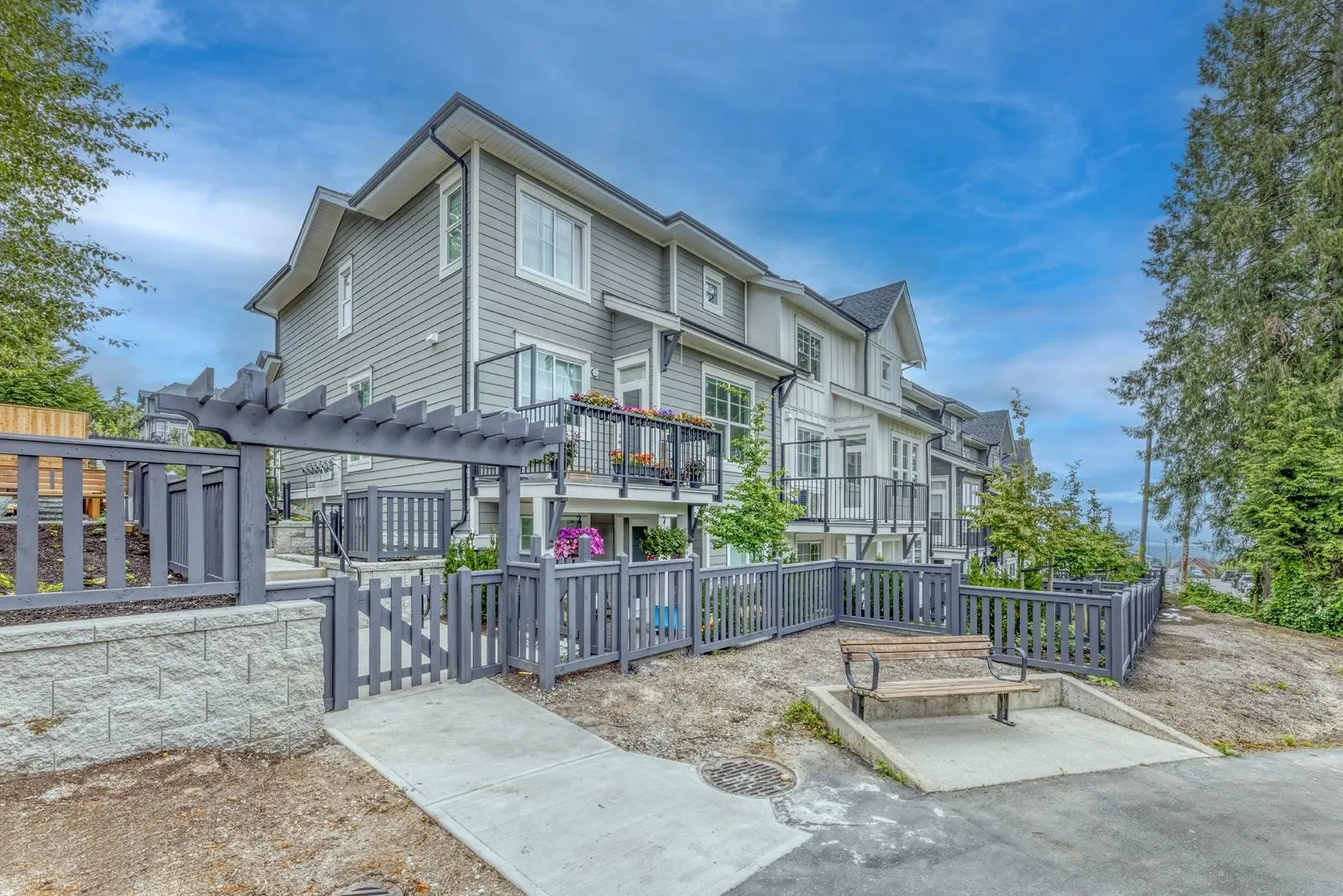 #104 – 3421 Queenston Avenue