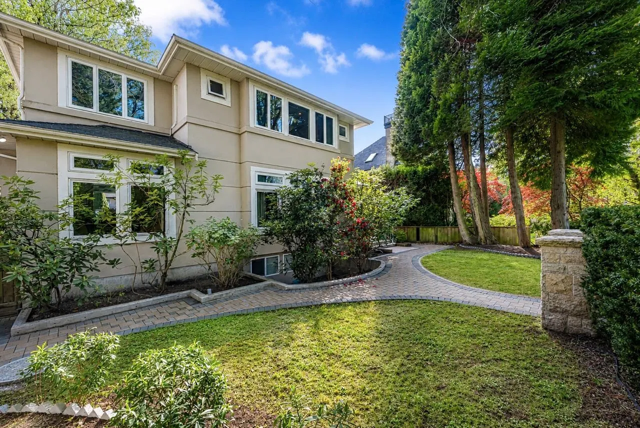 Photo 2 of 40 at 2374 W 35th Avenue