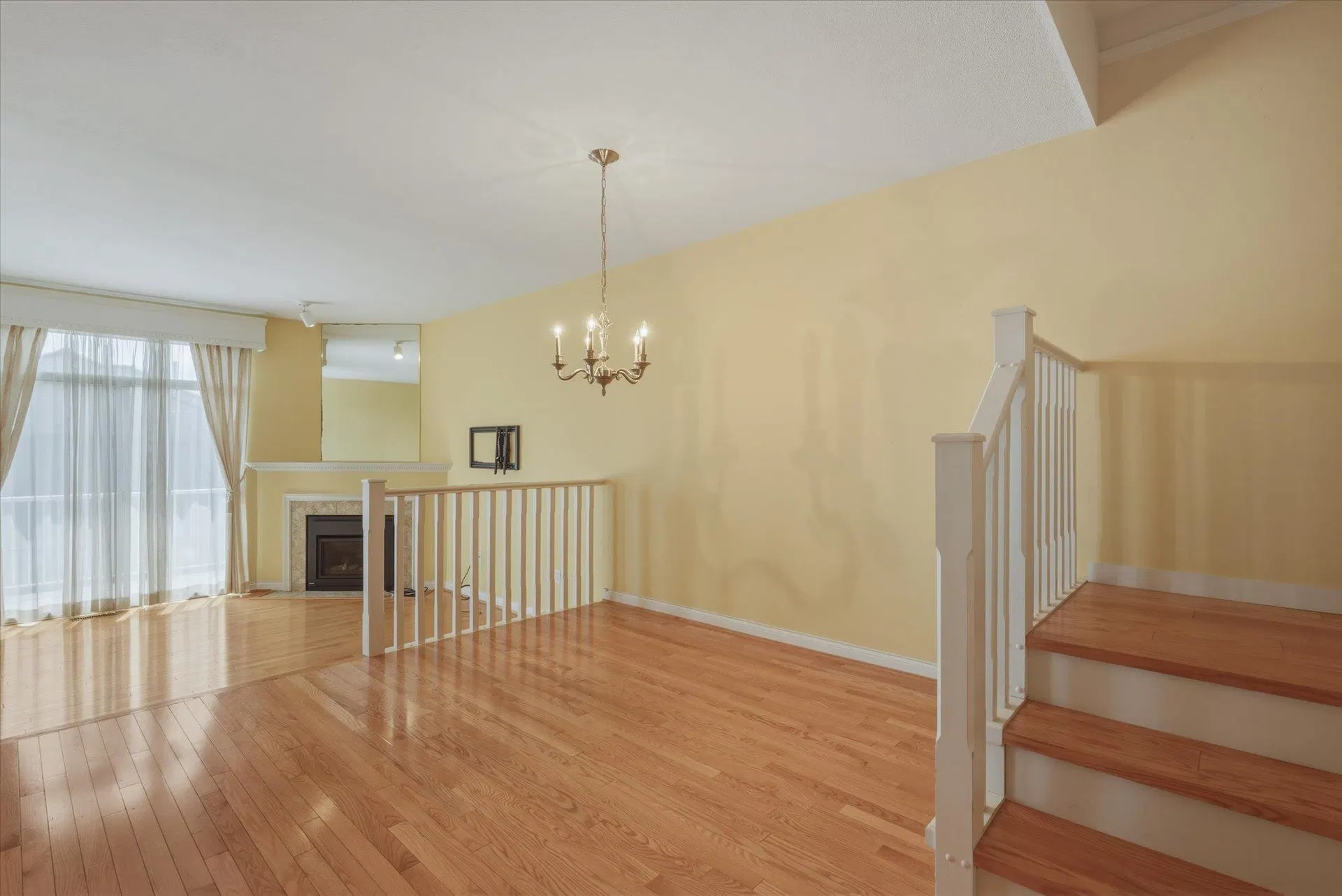 Photo 2 of 40 at #18 – 920 Citadel Drive