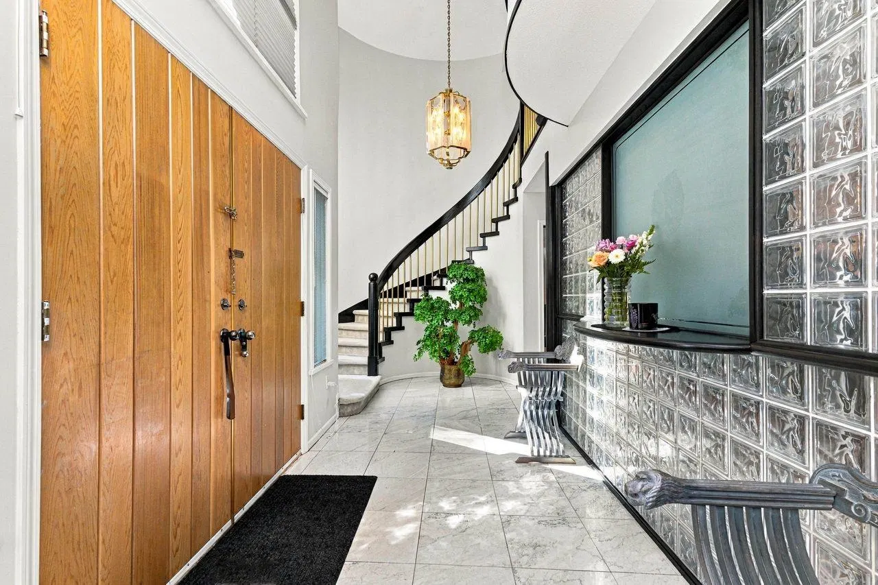 Photo 2 of 40 at 1039 W 29th Avenue