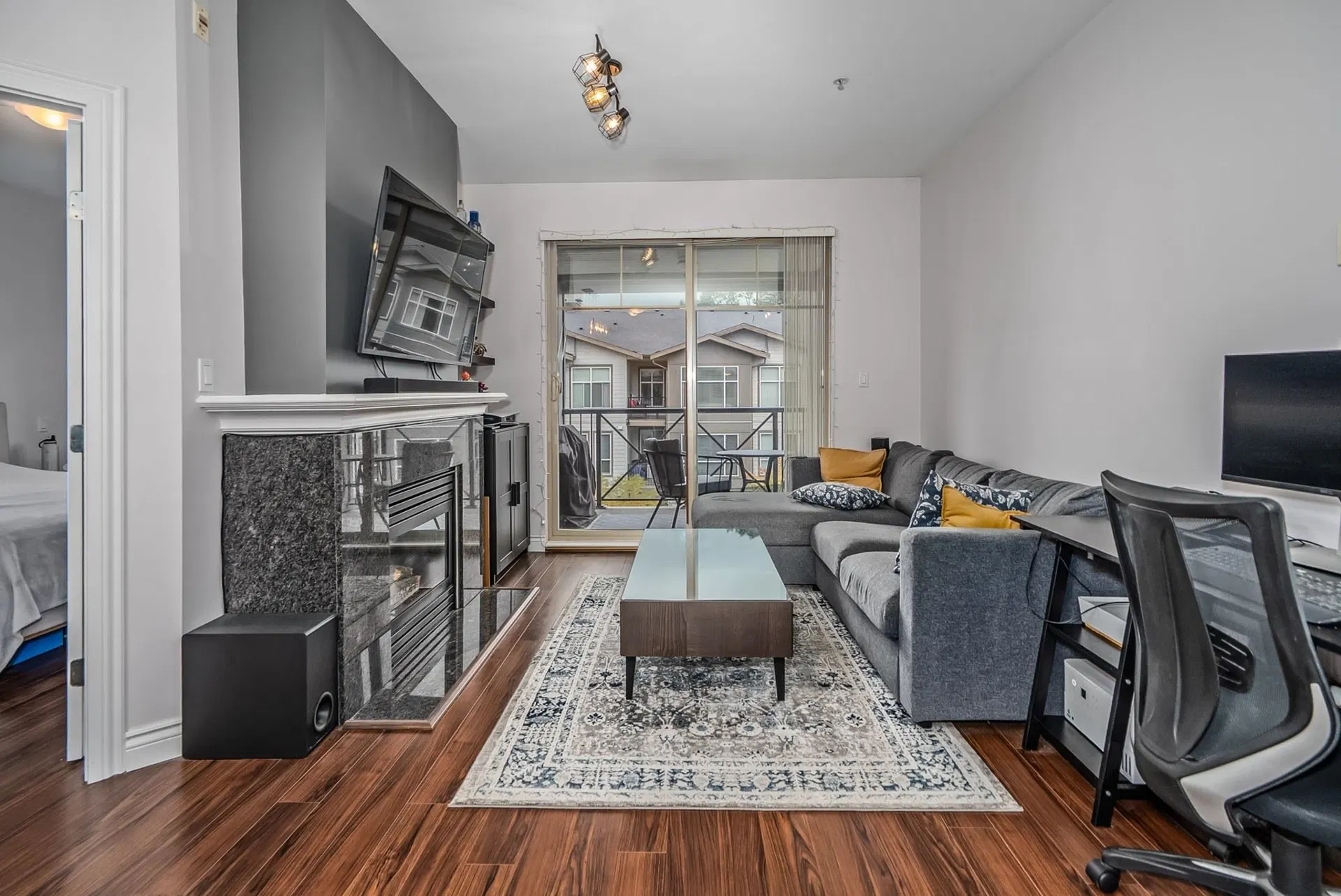 Photo 4 of 30 at #408 – 2330 Wilson Avenue