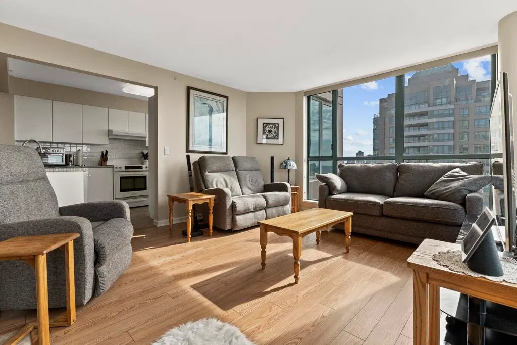 Photo 2 of 29 at #1703 – 6611 Southoaks Crescent