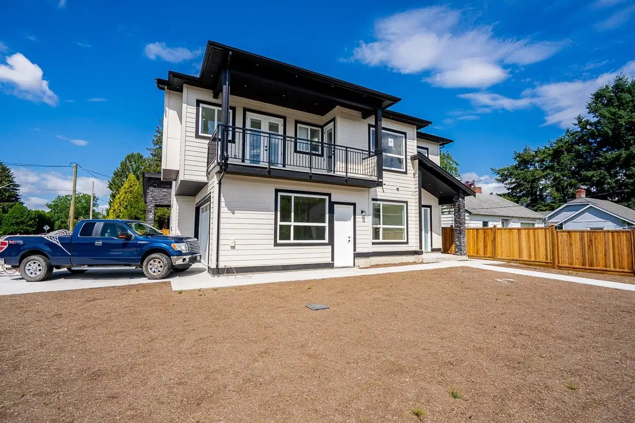 UPPER B – 45945 Lewis Avenue