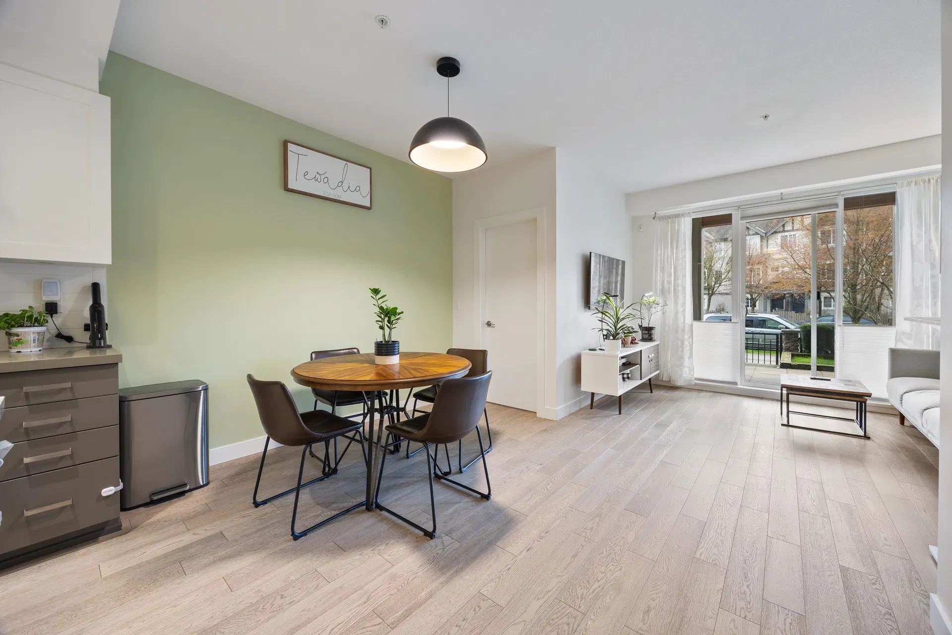 Photo 5 of 40 at #209 – 3399 Noel Drive