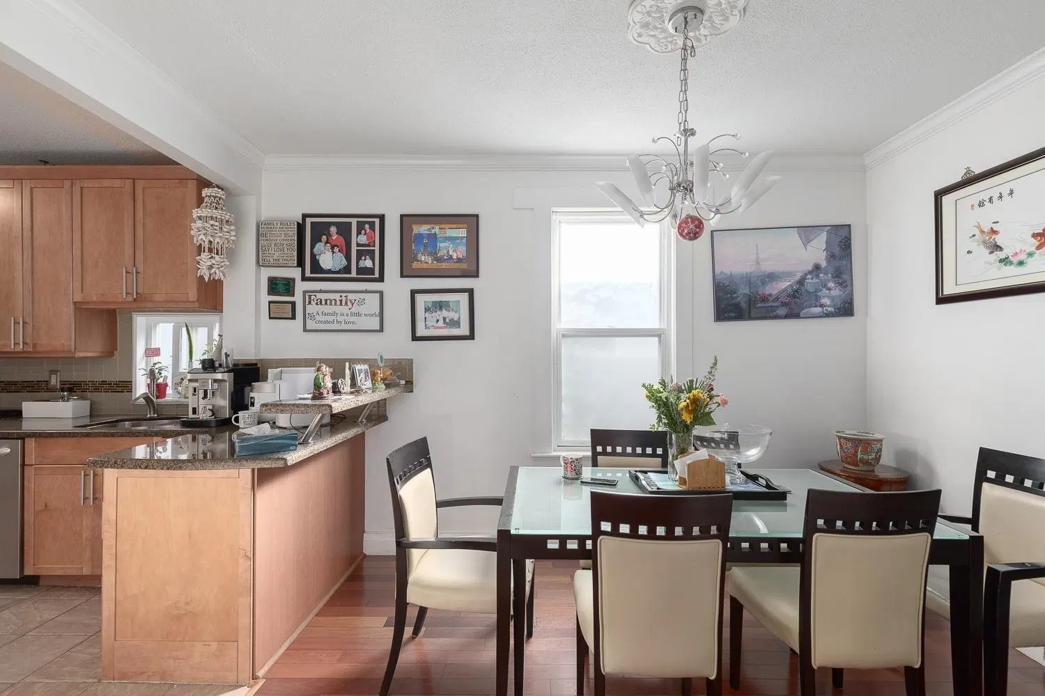 Photo 5 of 24 at 309 E Woodstock Avenue