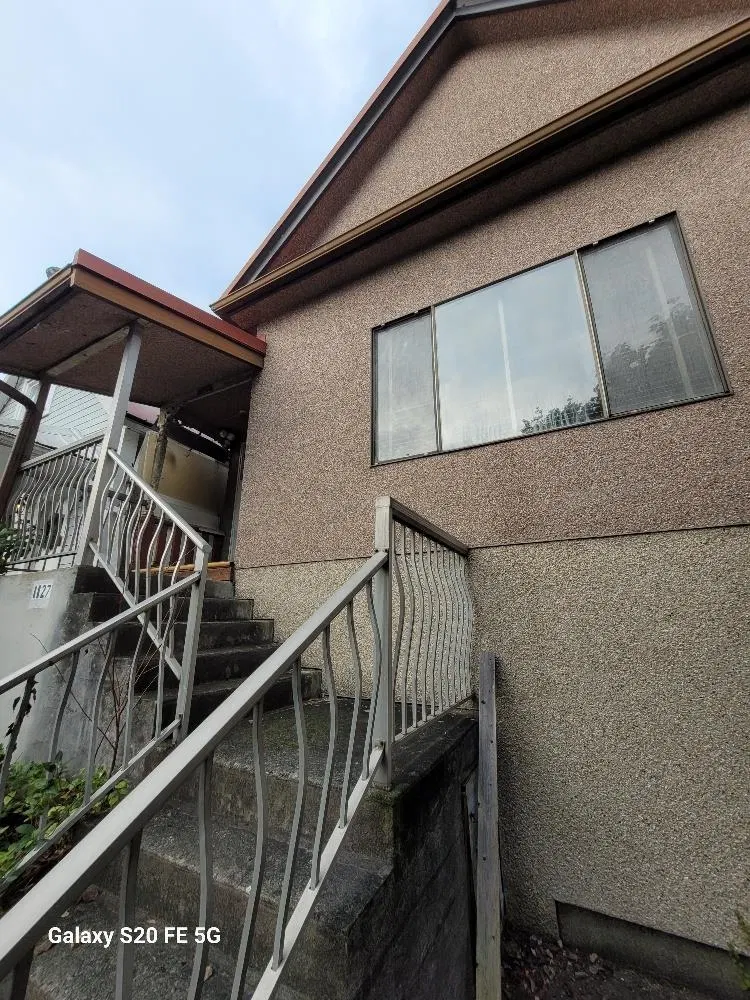 Photo 2 of 21 at 1127 Keefer Street