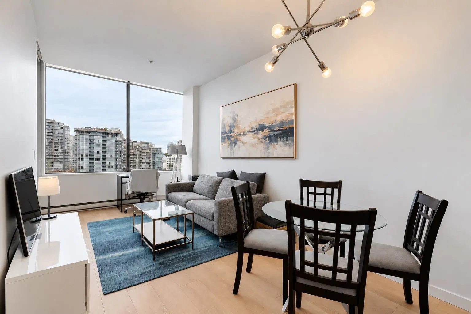 #807 – 1010 Howe Street
