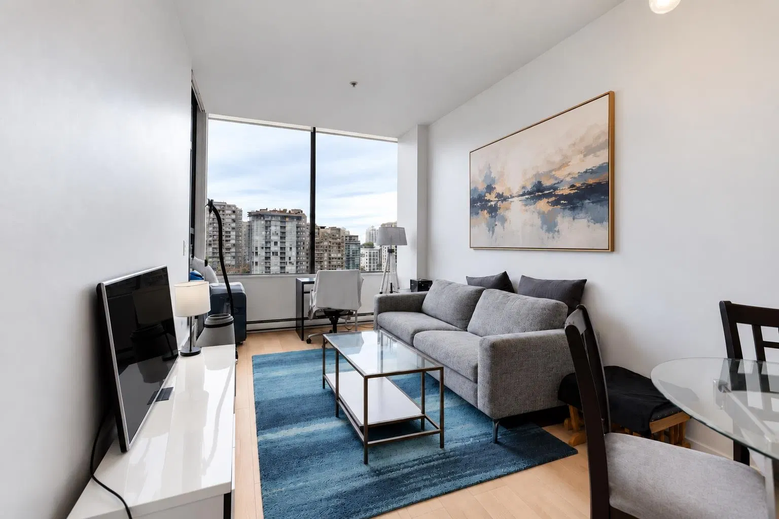 Photo 4 of 19 at #807 – 1010 Howe Street