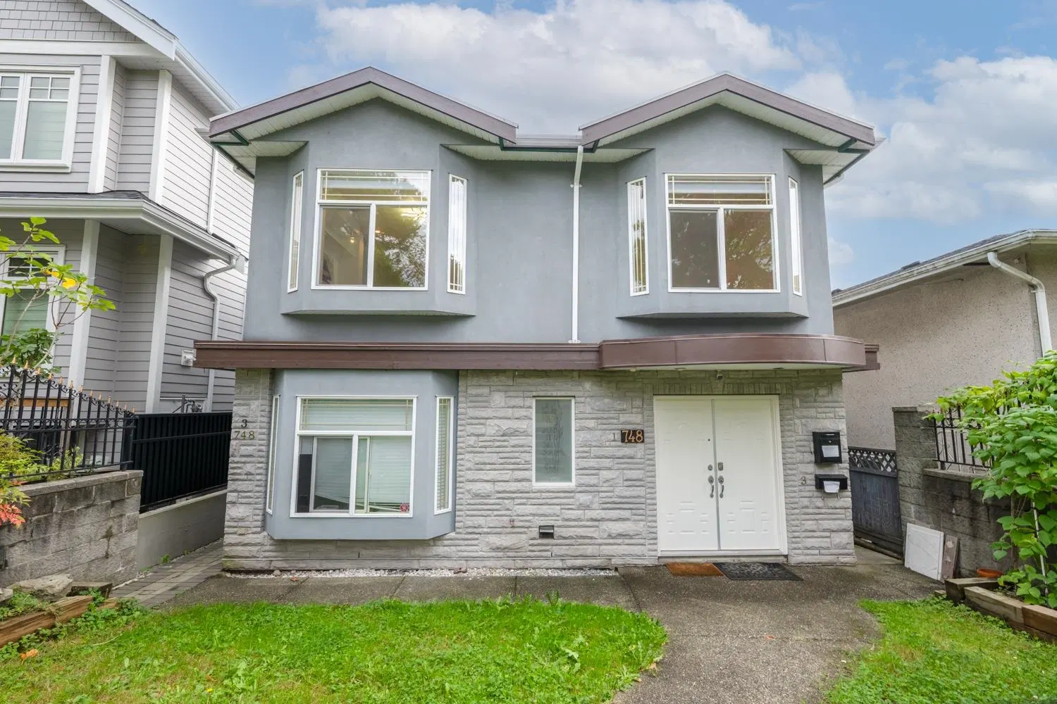 Photo 1 of 26 at 748 E 62nd Avenue