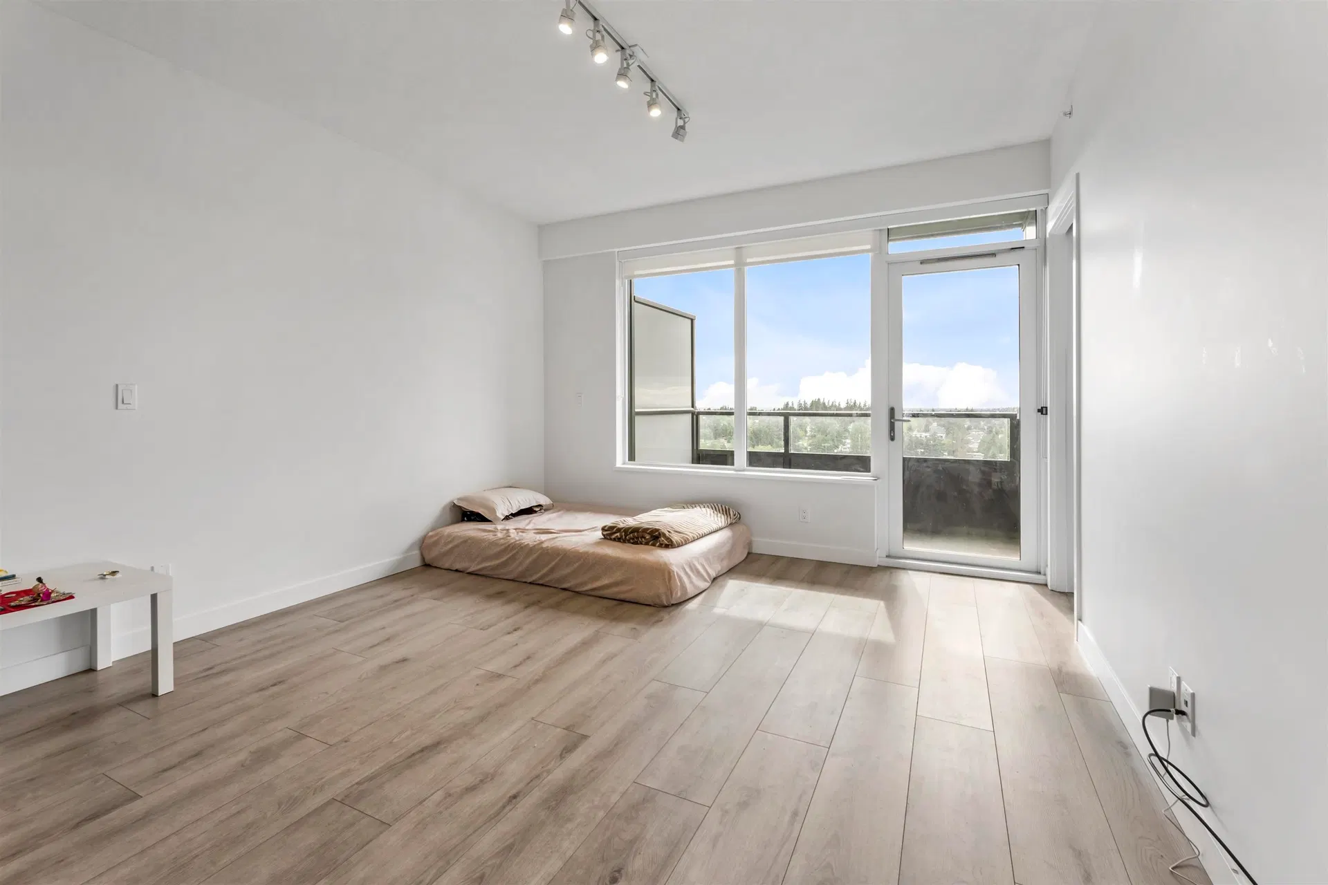 Photo 2 of 12 at #1510 – 10626 City Parkway