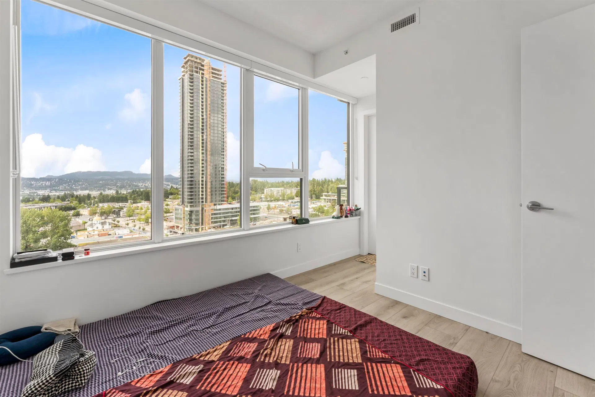 Photo 4 of 12 at #1510 – 10626 City Parkway