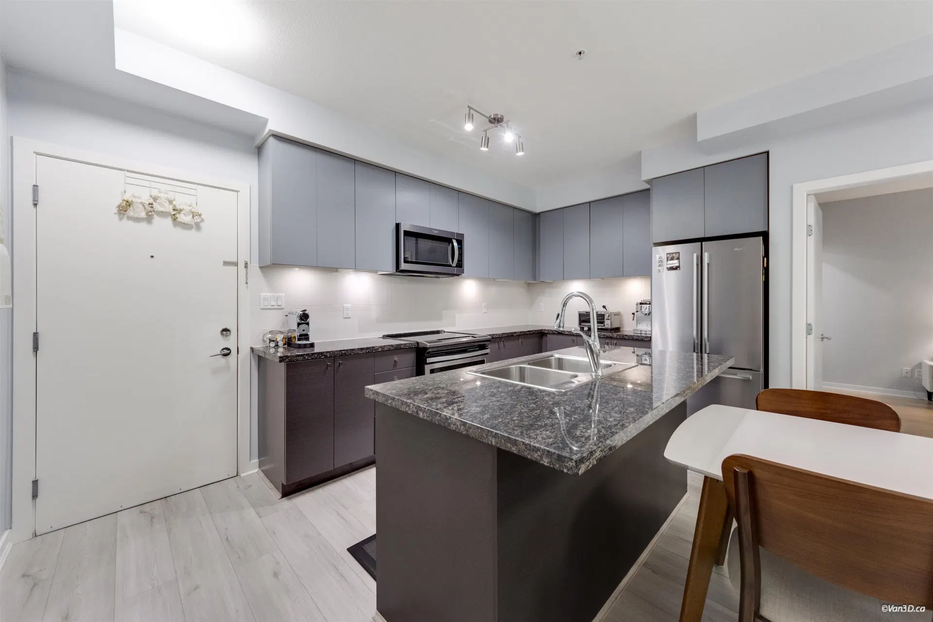Photo 5 of 37 at #215 – 6440 194 Street