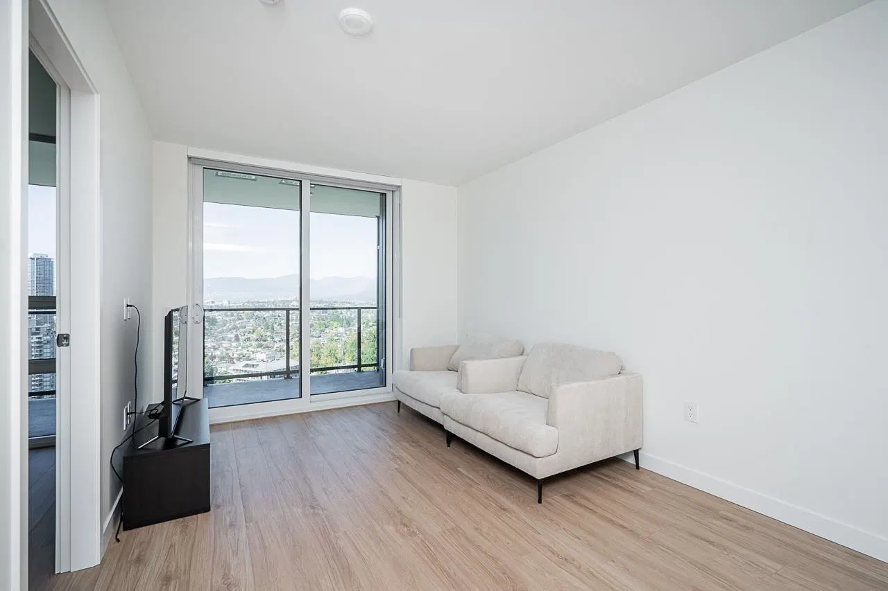 Photo 5 of 33 at #3807 – 2135 Springer Avenue