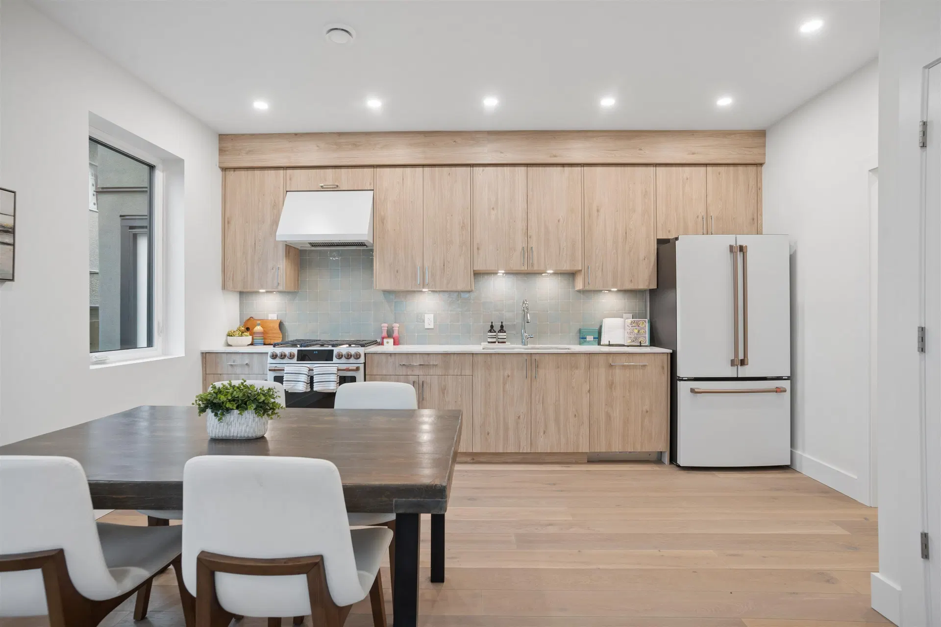 #2 – 2339 Parker Street