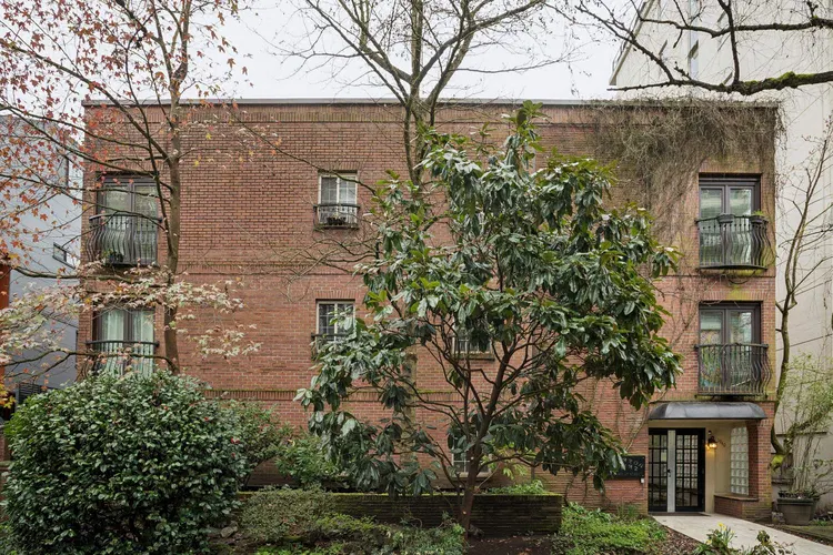 Photo 3 of 20 at #213 – 1940 Barclay Street