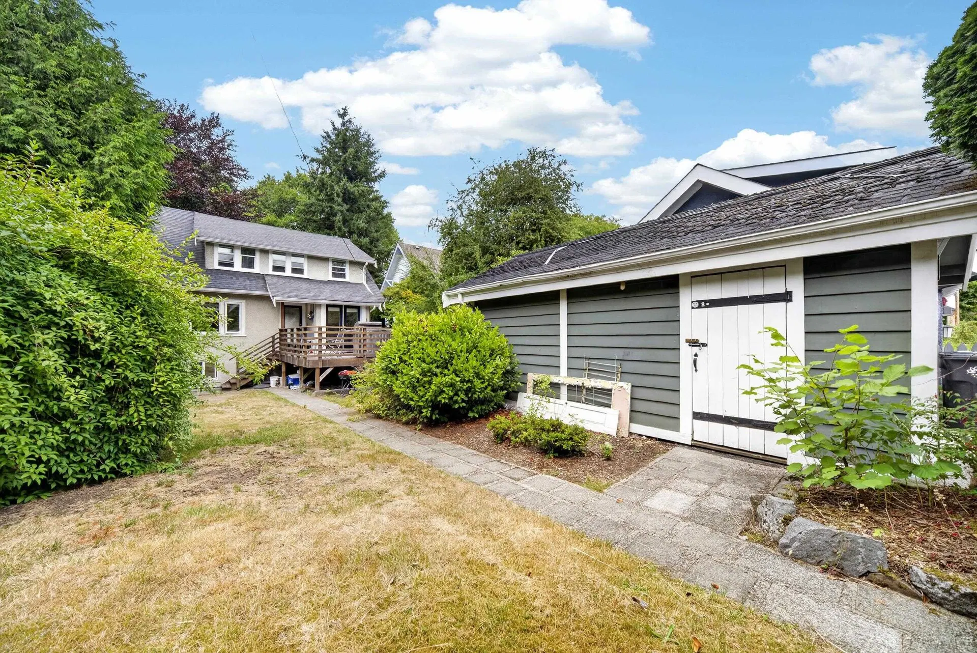 Photo 2 of 13 at 3884 W 20th Avenue