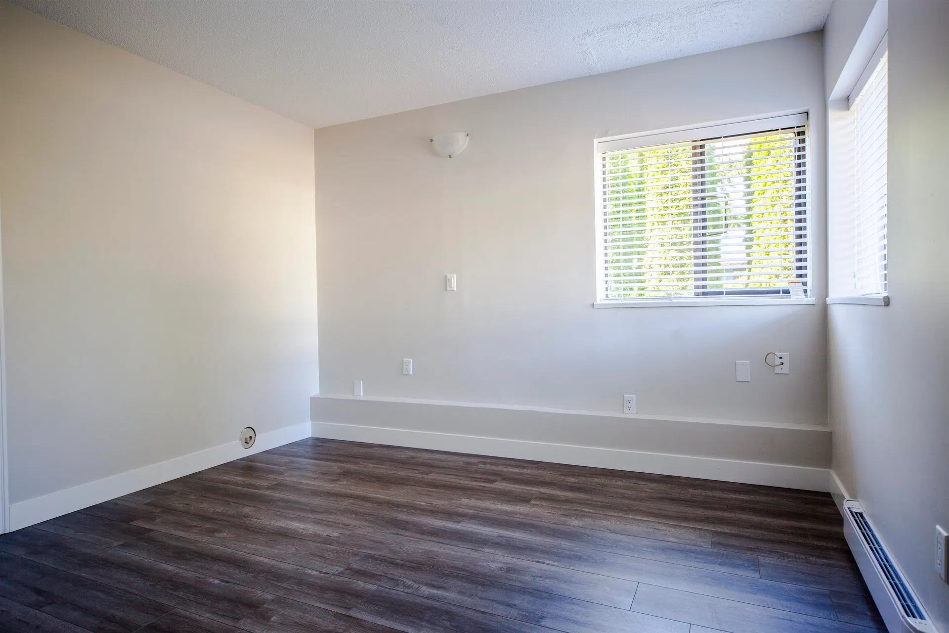 Photo 5 of 16 at 11604 75a Avenue