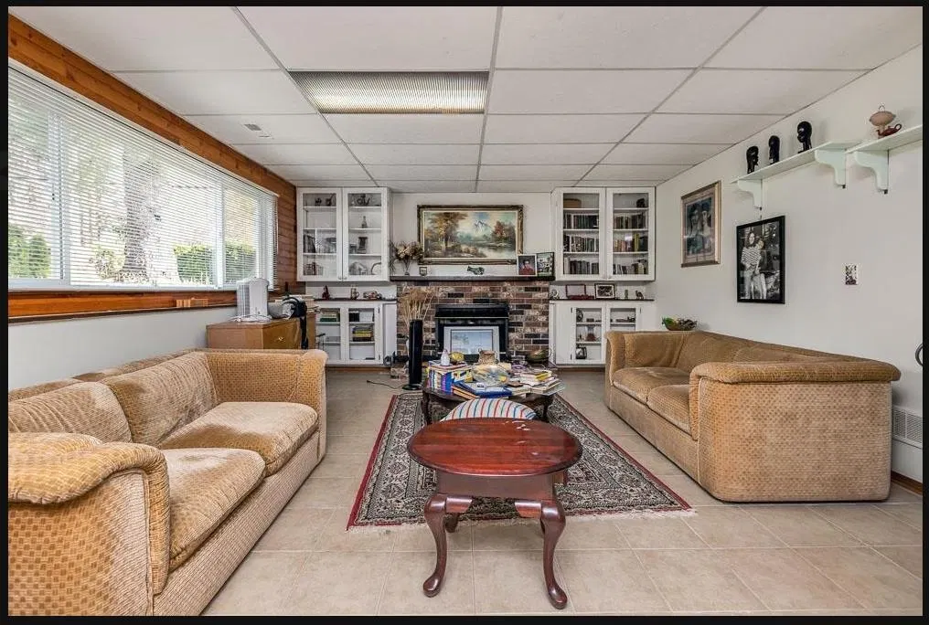 Photo 4 of 29 at 20932 Camwood Avenue
