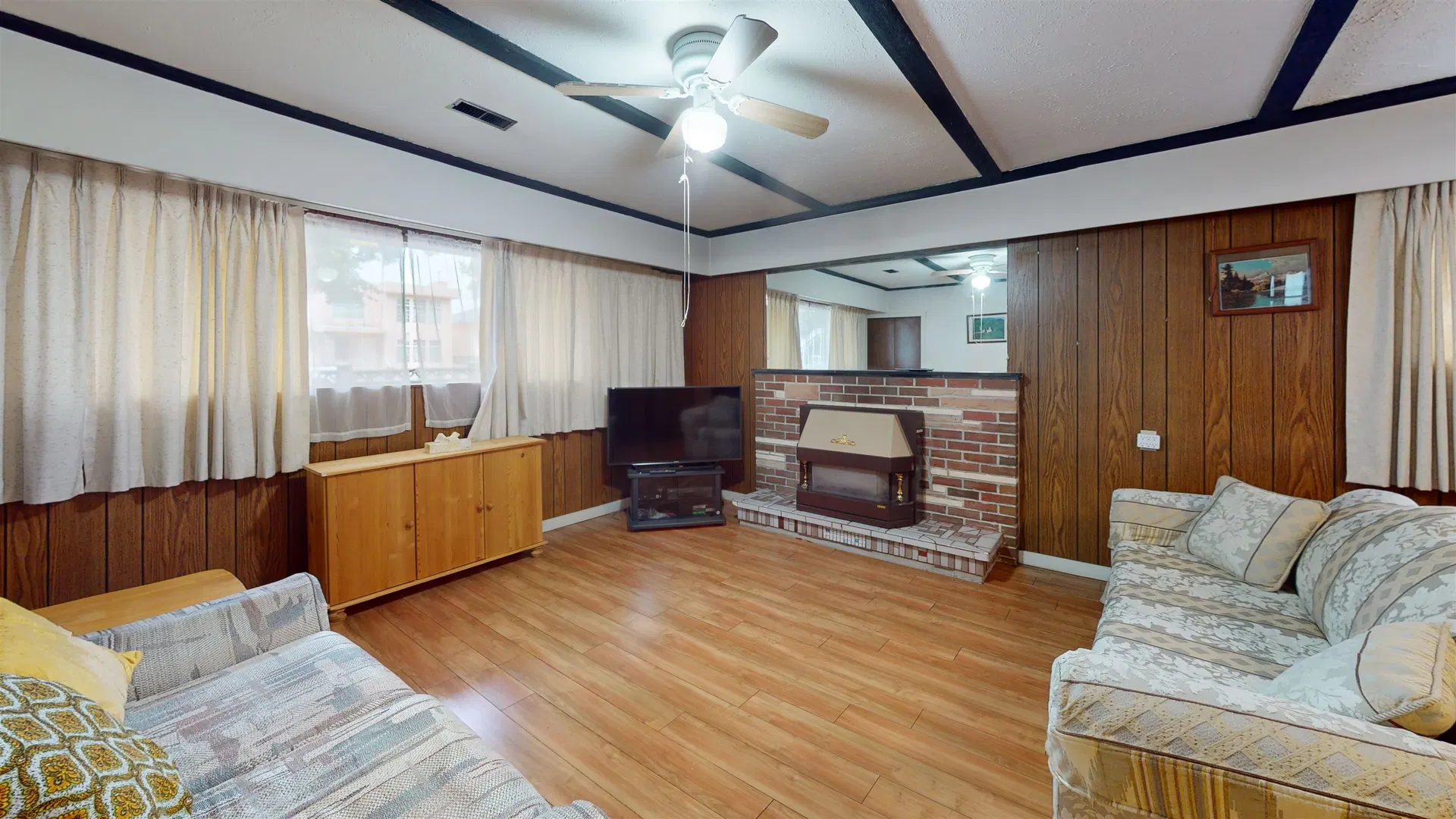 Photo 4 of 29 at 2540 E 25th Avenue