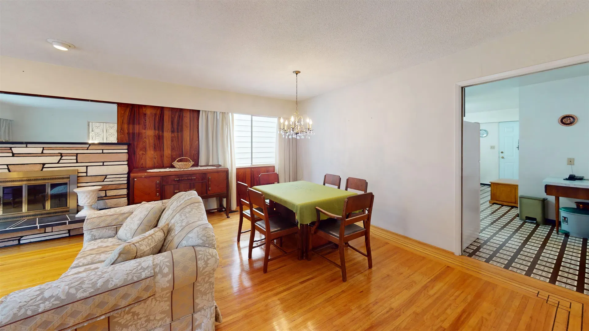Photo 5 of 29 at 2540 E 25th Avenue