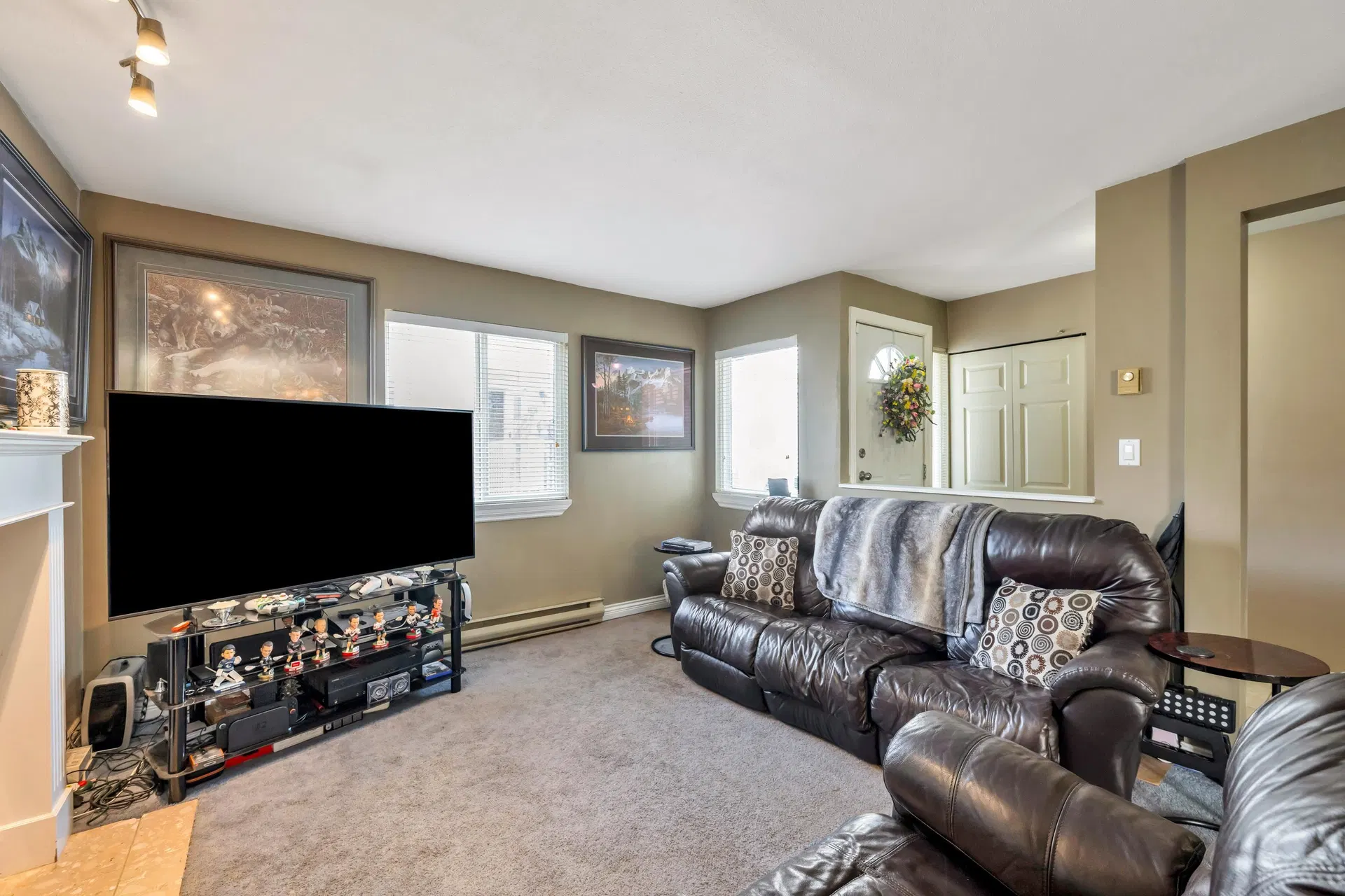 Photo 3 of 36 at #183 – 10077 156 Street