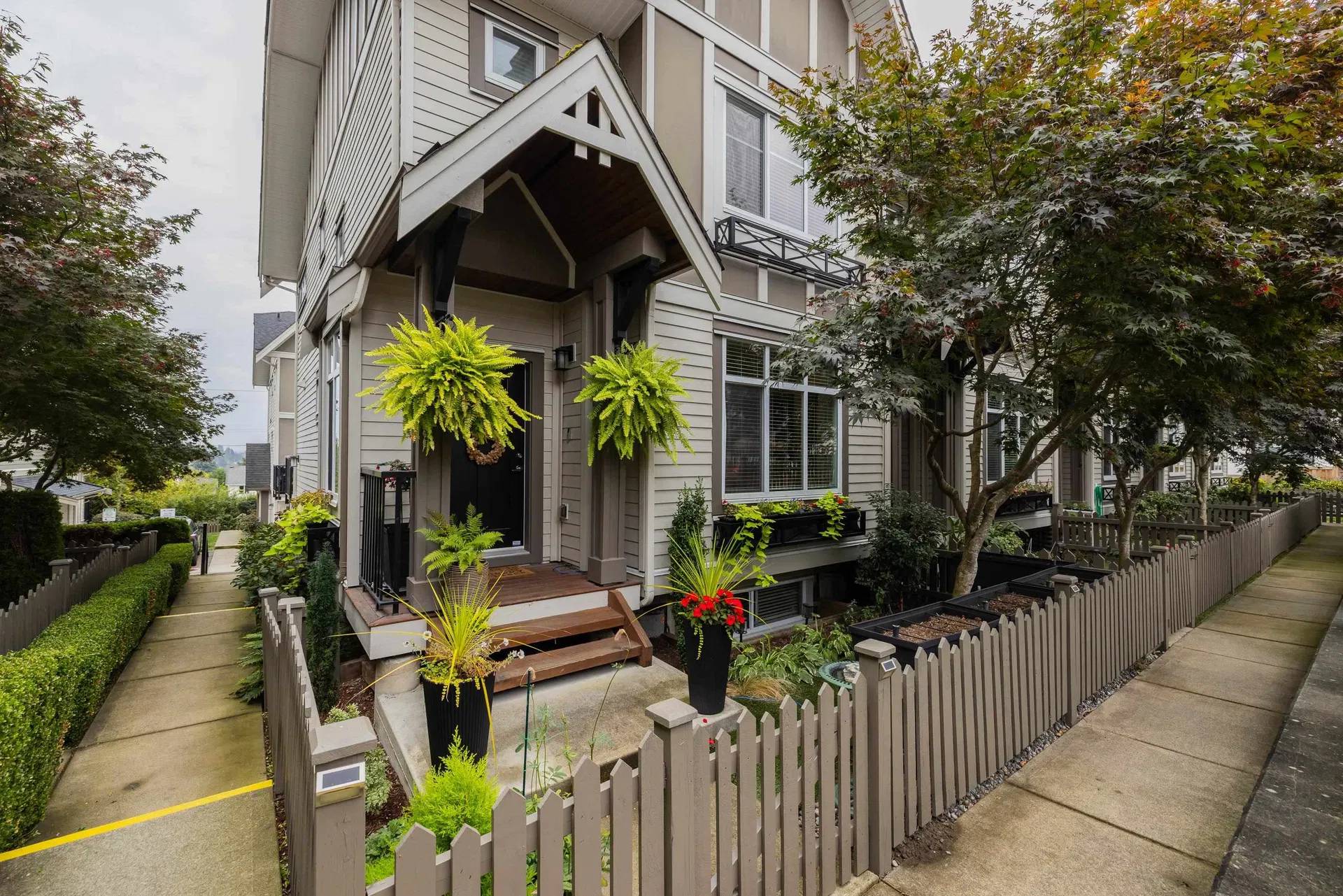 Photo 3 of 39 at #34 – 6588 195a Avenue
