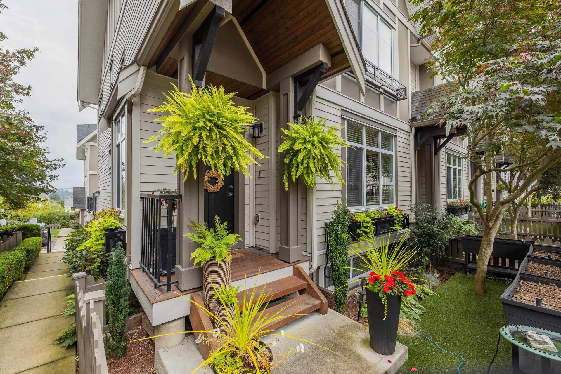 Photo 4 of 39 at #34 – 6588 195a Avenue